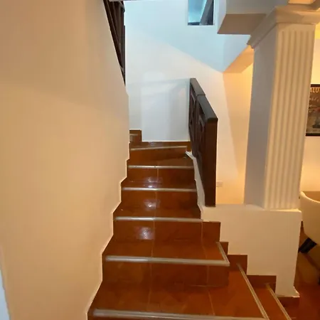 Modern Duplex 5 Minutes From The Historic Center Apartamento